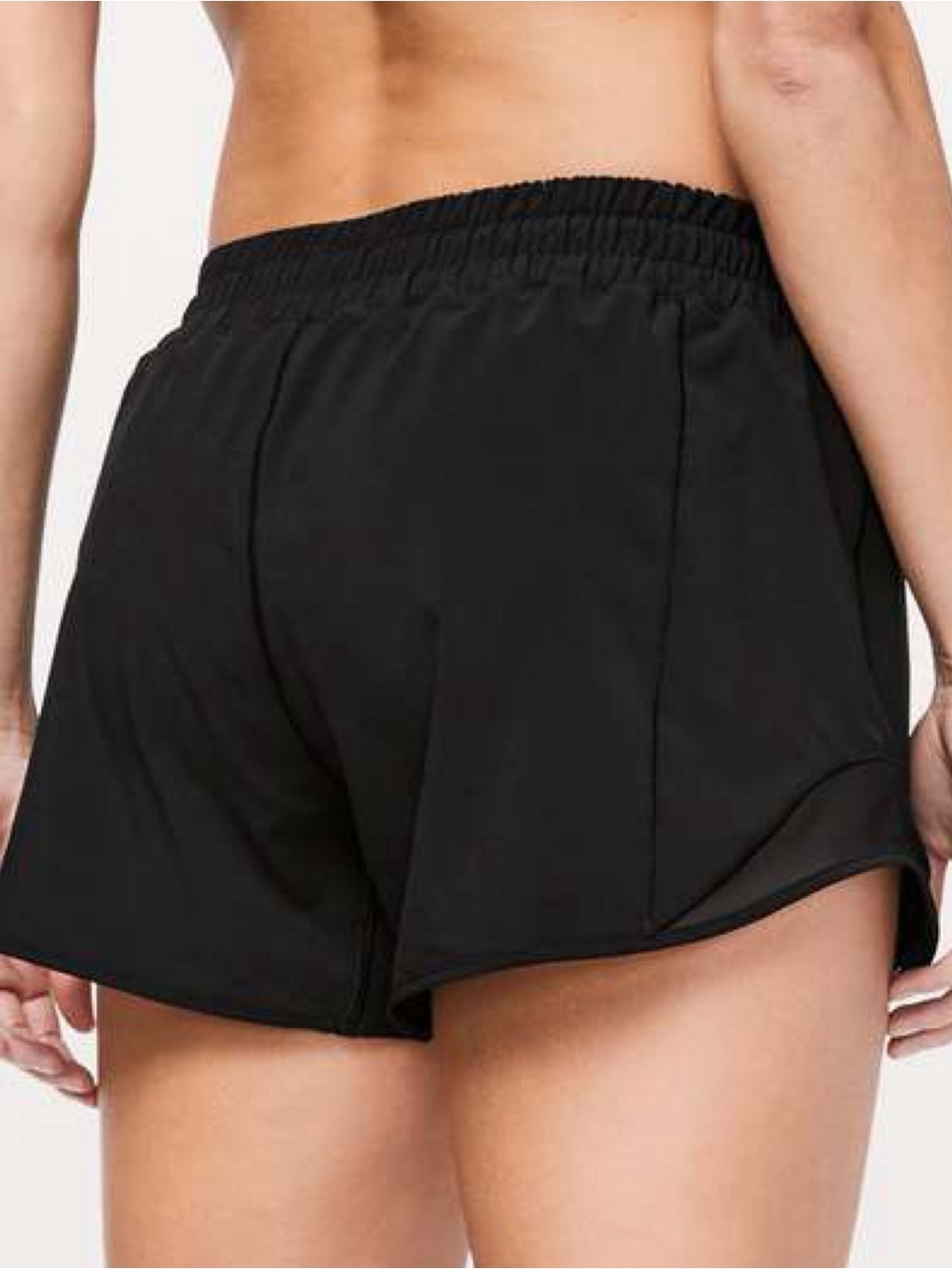 TALL Lululemon Hotty Hot Short Sz 8 *Long 4" In
Black